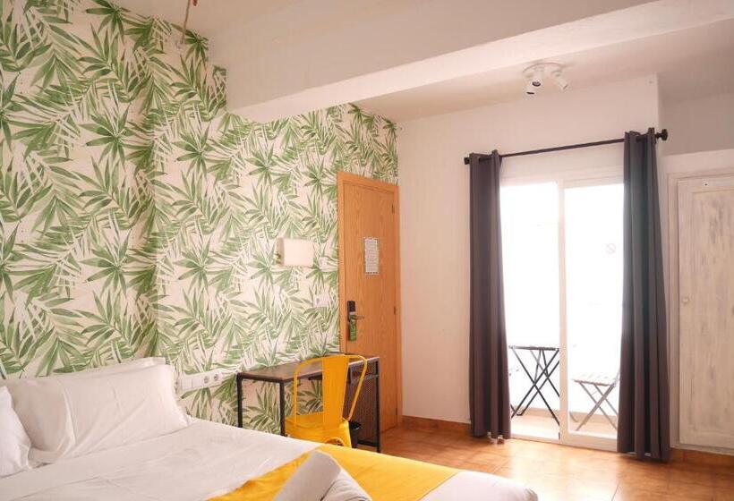 اتاق لوکس با بالکن, Nanit Rooms Ibiza Hostal