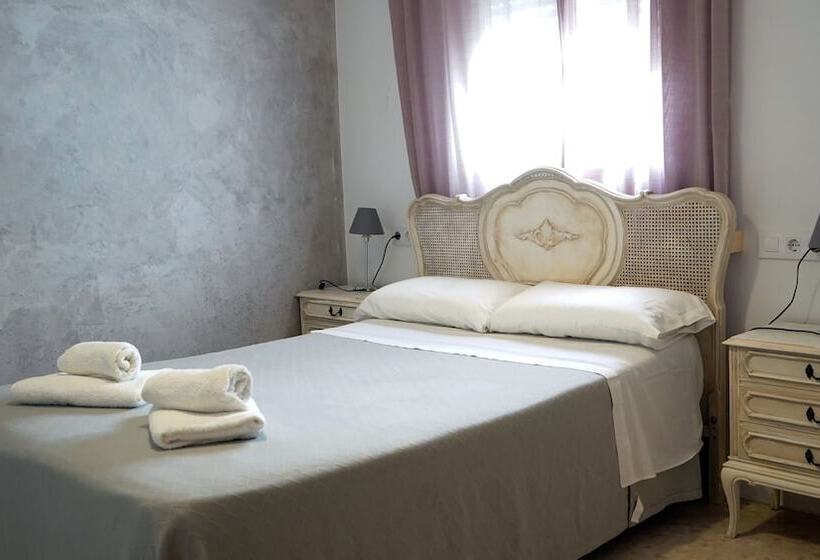 Номер Стандарт, Hostal Trafalgar