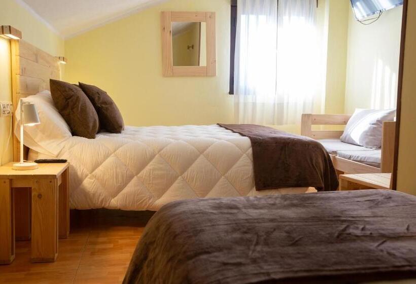 اتاق ساده سه‌ نفره, La Casona De Cardes