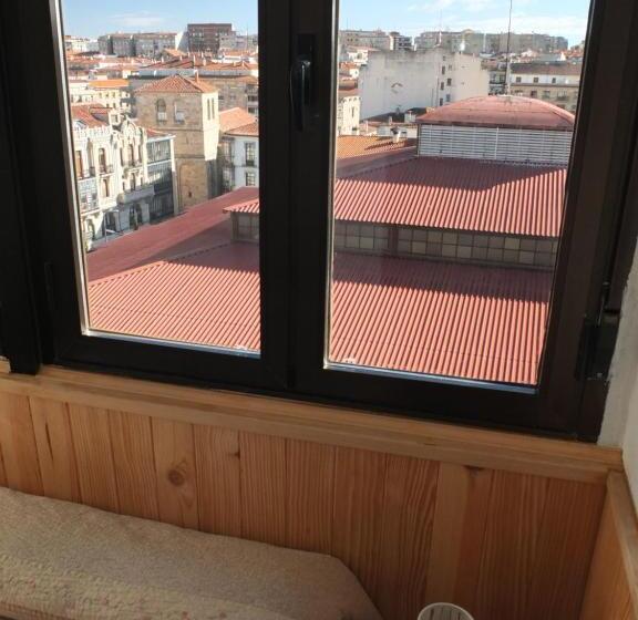 1 Bedroom Penthouse Apartment, Los Angeles Plaza