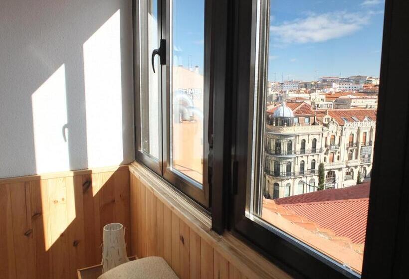 1 Bedroom Penthouse Apartment, Los Angeles Plaza