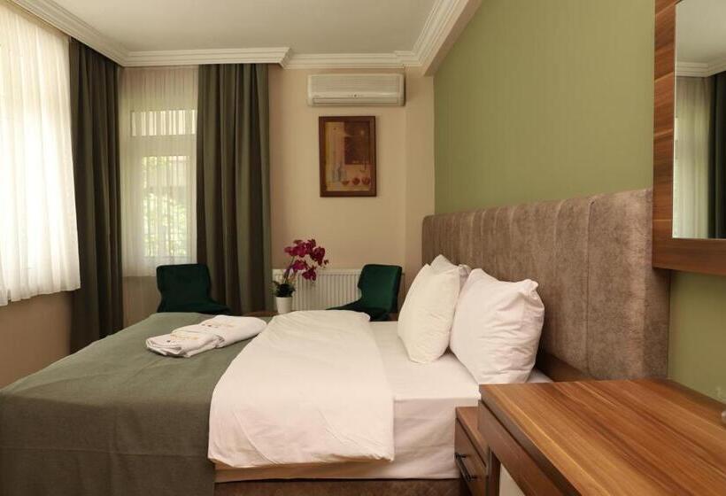 سوئیت با بالکن, Buldum Otel