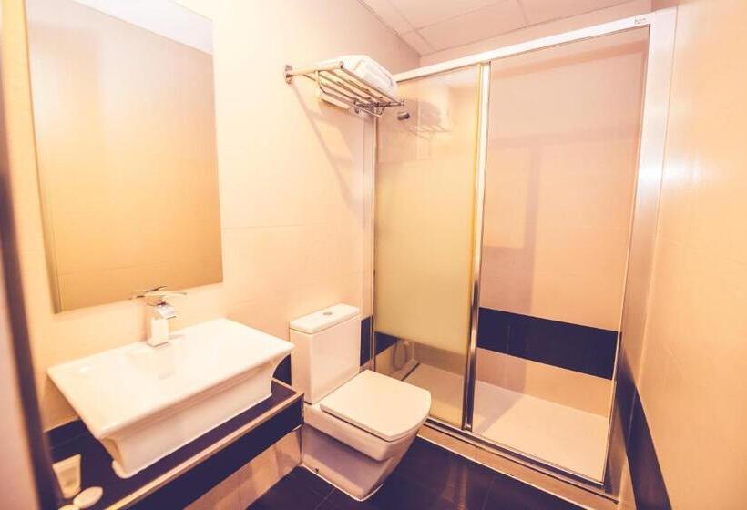 اتاق استاندارد سه نفره, Hostal Sol Los Angeles