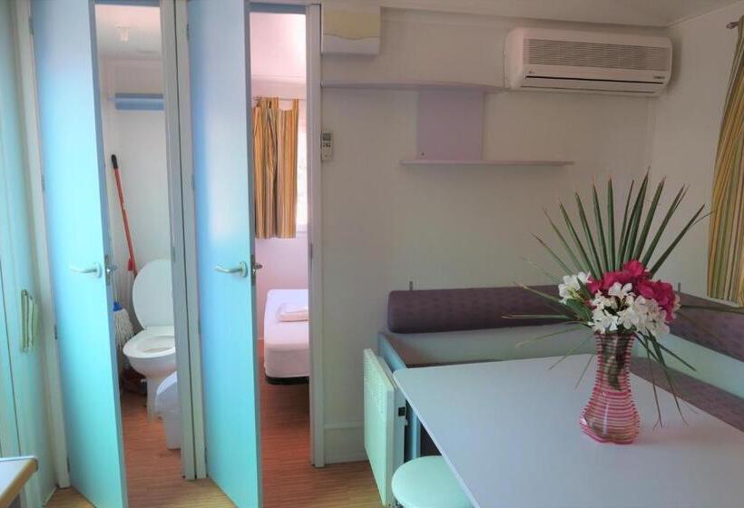 بانگلوی استاندارد, Centro Vacacional Macenas