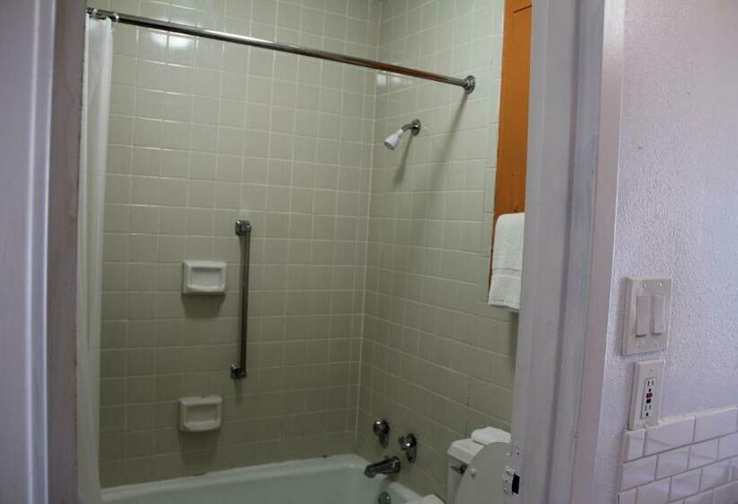 اتاق اکونومی, Lonestar Inn And Suites