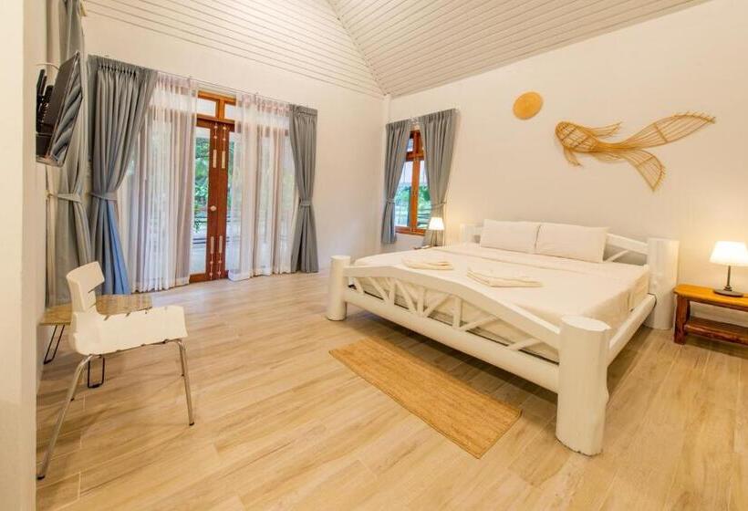 بانگلوی سوپریور, Pakmeng Resort