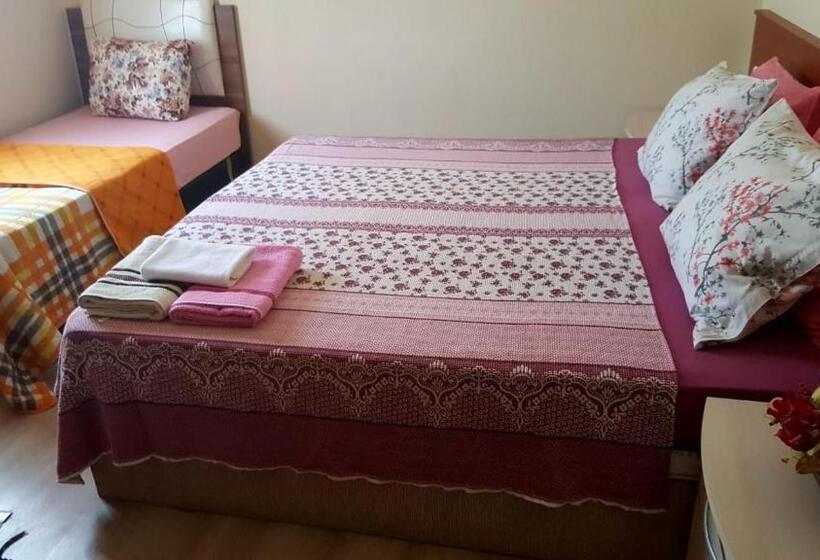 اتاق استاندارد سه نفره, Mavi Pansiyon