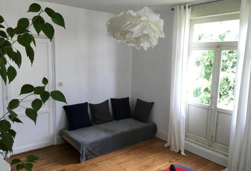 اتاق استاندارد سه تخته با سرویس بهداشتی مشترک, Chez Dan Et Véro   Chambre D Hôte