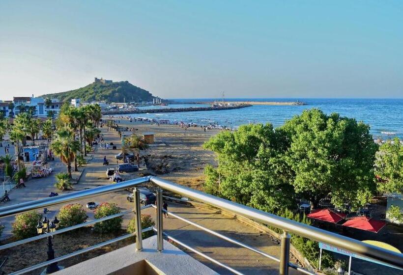 اتاق لوکس با چشم‌انداز دریا, Corail Royal