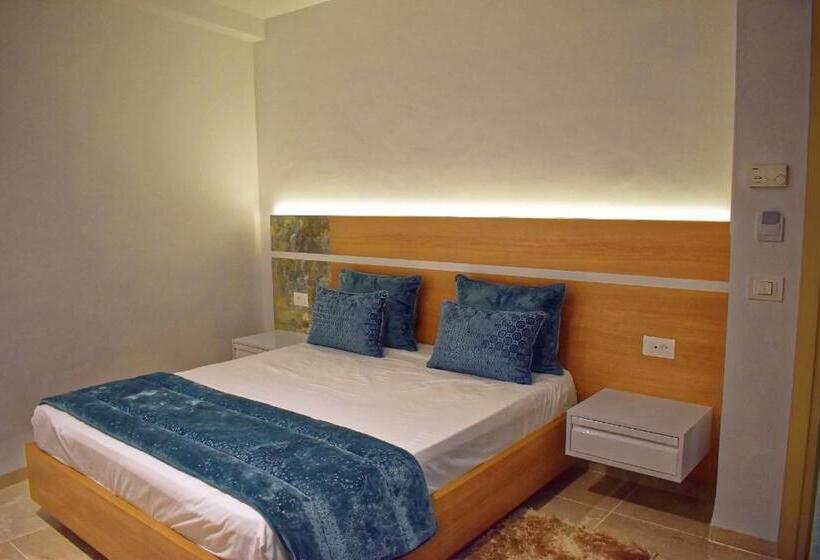 اتاق لوکس با چشم‌انداز دریا, Corail Royal