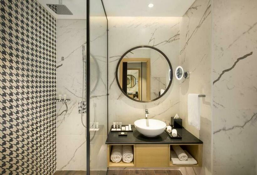 اتاق استاندارد با تخت بزرگ, Millennium Al Barsha