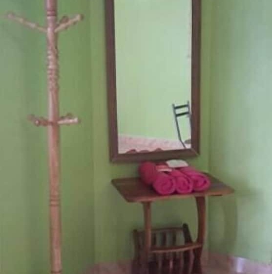 اتاق استاندارد سه نفره, Royal Land Mae Klong