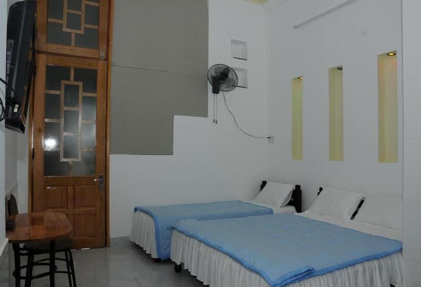 Economy Triple Room, Bien Khoi Mini