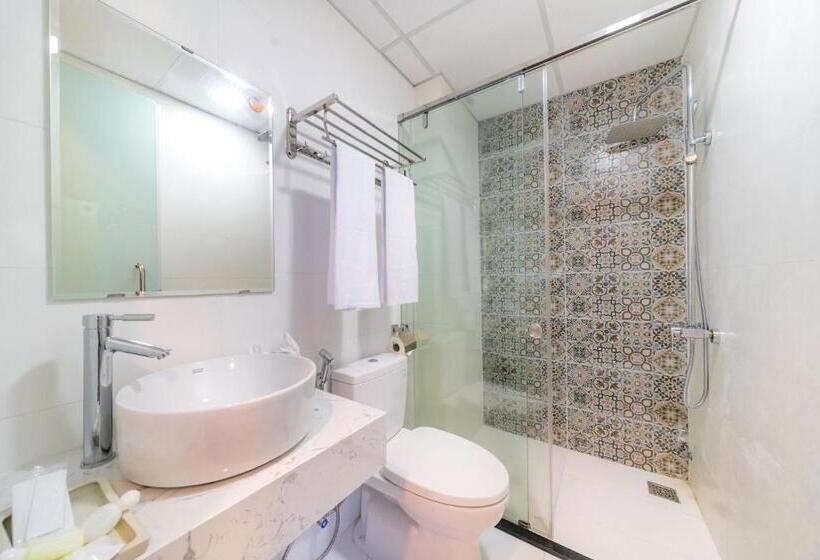 اتاق استاندارد با تخت بزرگ, Stop And Go Boutique Homestay Hue