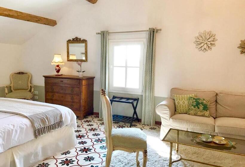 سوییت با چشم‌انداز باغ, Domaine De La Brave
