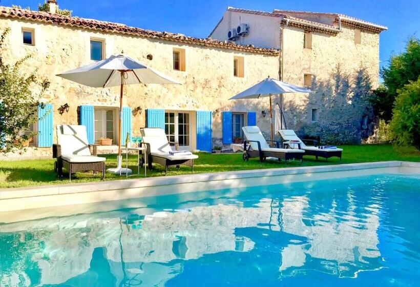 سوئیت با تخت بزرگ, Domaine De La Brave