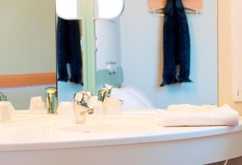 اتاق استاندارد سه نفره, Ibis Budget Granville