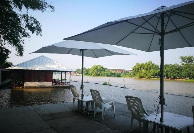 سوئیت با چشم‌انداز رودخانه, River Marina Resort