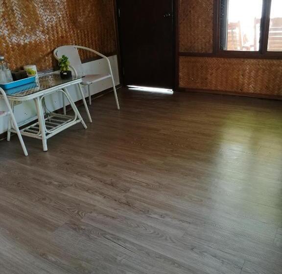 سوئیت با چشم‌انداز رودخانه, River Marina Resort