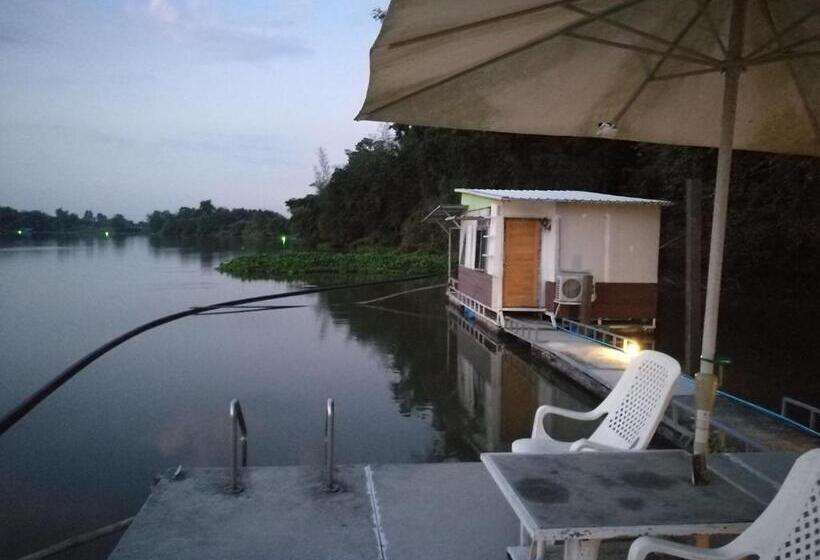اتاق سوپریور با چشم‌انداز رودخانه, River Marina Resort