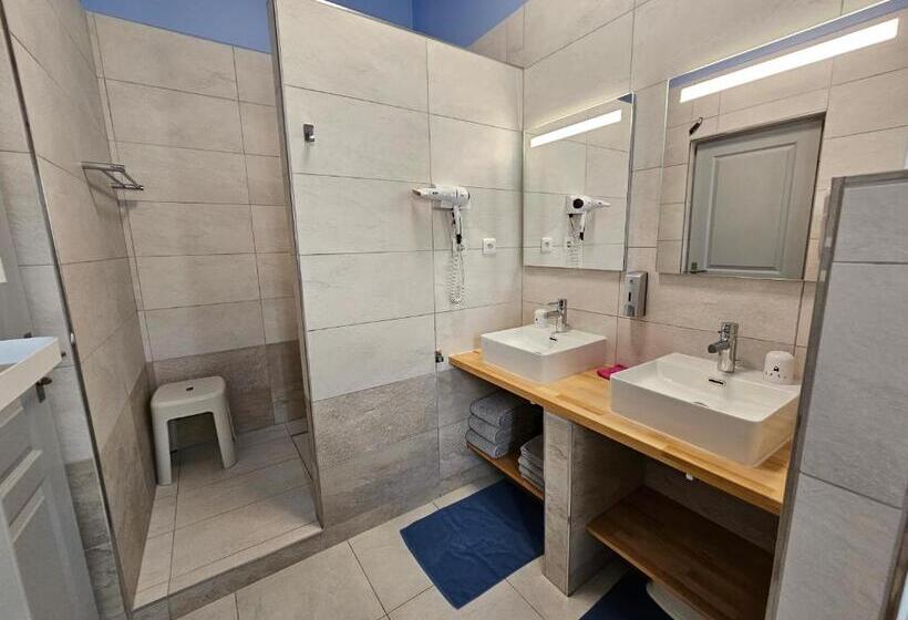 اتاق خانوادگی, La Casa Del Arti  Chambres D Hotes