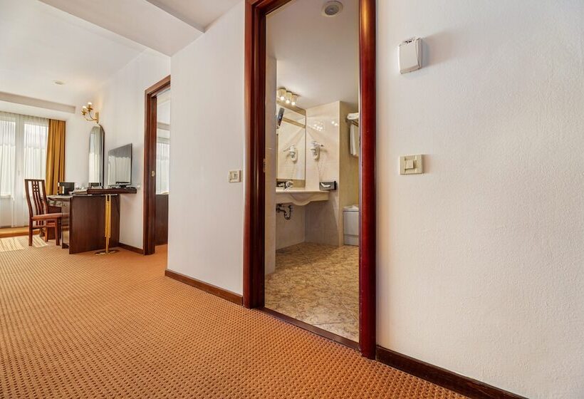 1 Bedroom Apartment, Aro Palace