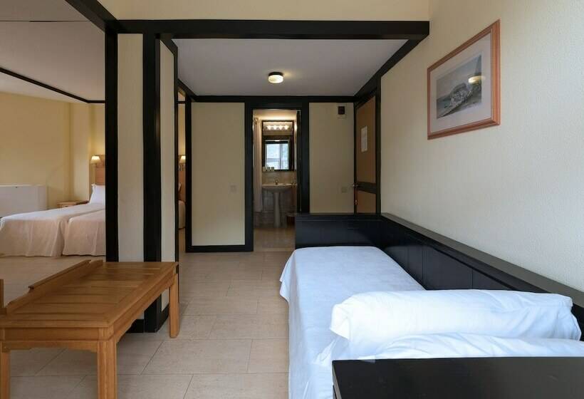 Triple Standard Room with Views, Dom Pedro Madeira