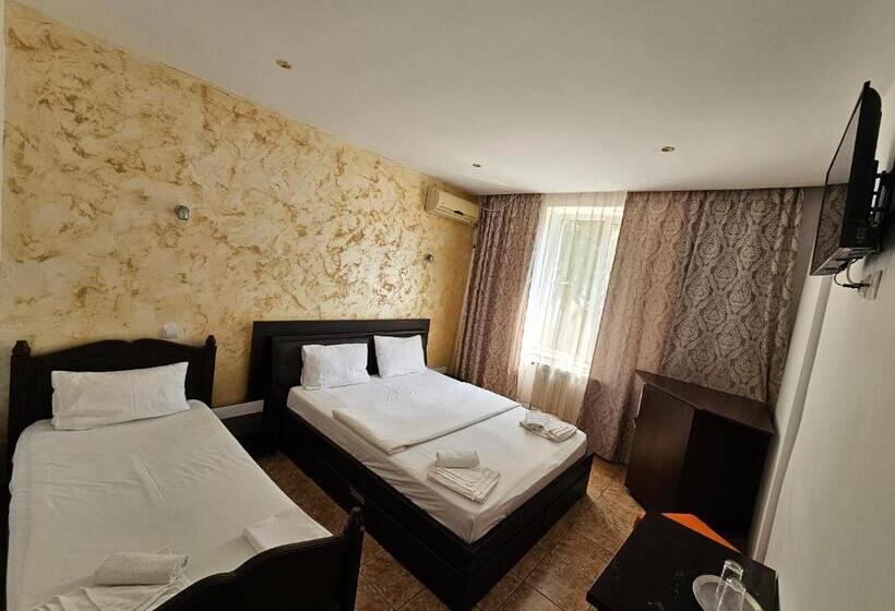 اتاق استاندارد سه نفره, Jiul