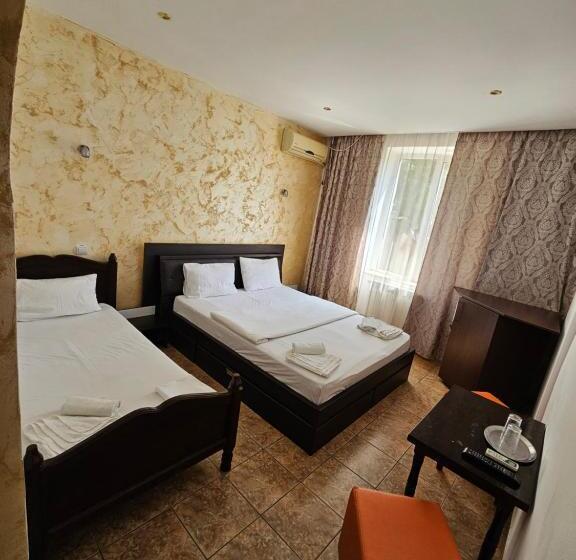 اتاق استاندارد سه نفره, Jiul