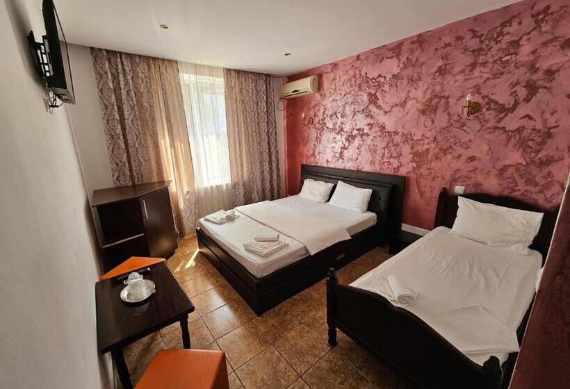 اتاق استاندارد سه نفره, Jiul