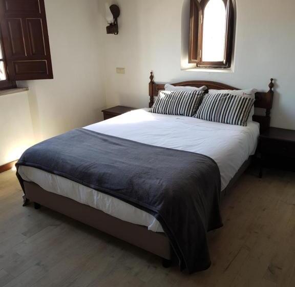 اتاق استاندارد, Rainha Santa Isabel   óbidos History