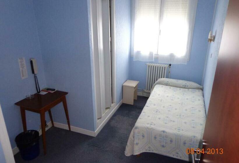 اتاق استاندارد یک نفره, Hôtel Hélios