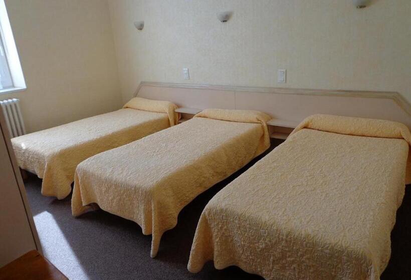 اتاق استاندارد سه نفره, Hôtel Hélios