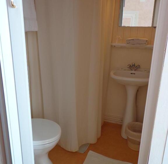 اتاق استاندارد چهار تخته, Hôtel Hélios
