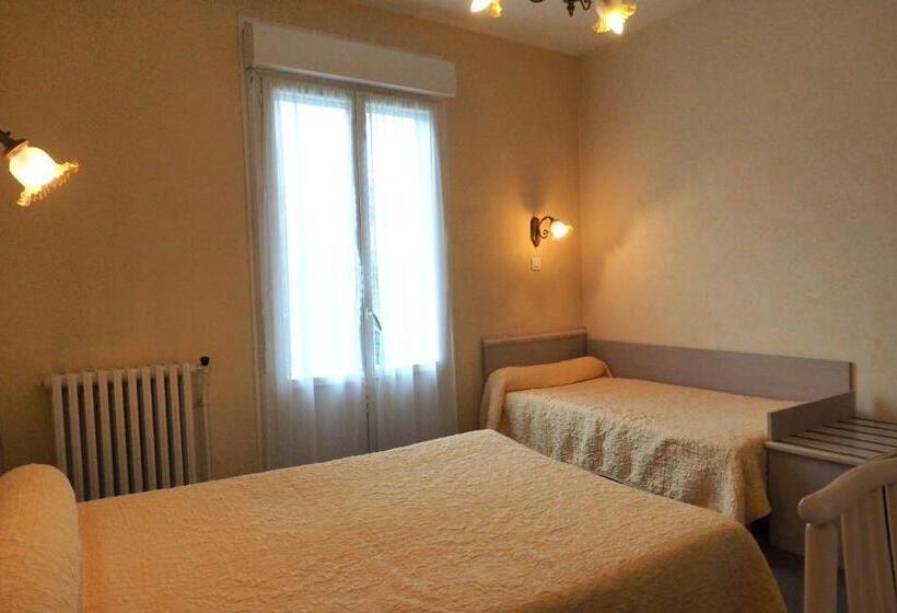 اتاق استاندارد سه نفره, Hôtel Hélios