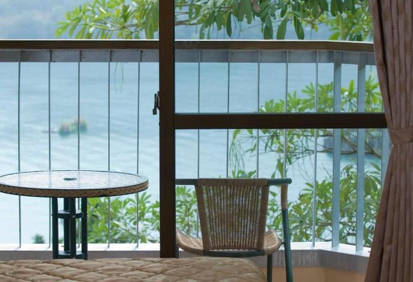 اتاق استاندارد با چشم‌انداز دریاچه, Sun Moon Lake Teachers' Hostel