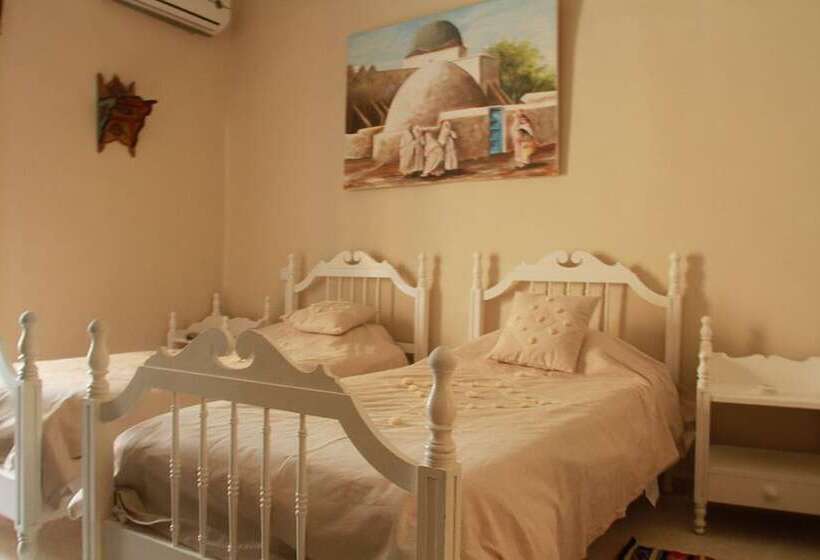 اتاق استاندارد, Dar Lola