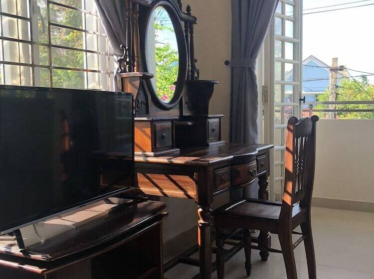 اتاق استاندارد چهار تخته, Three Palms Homestay