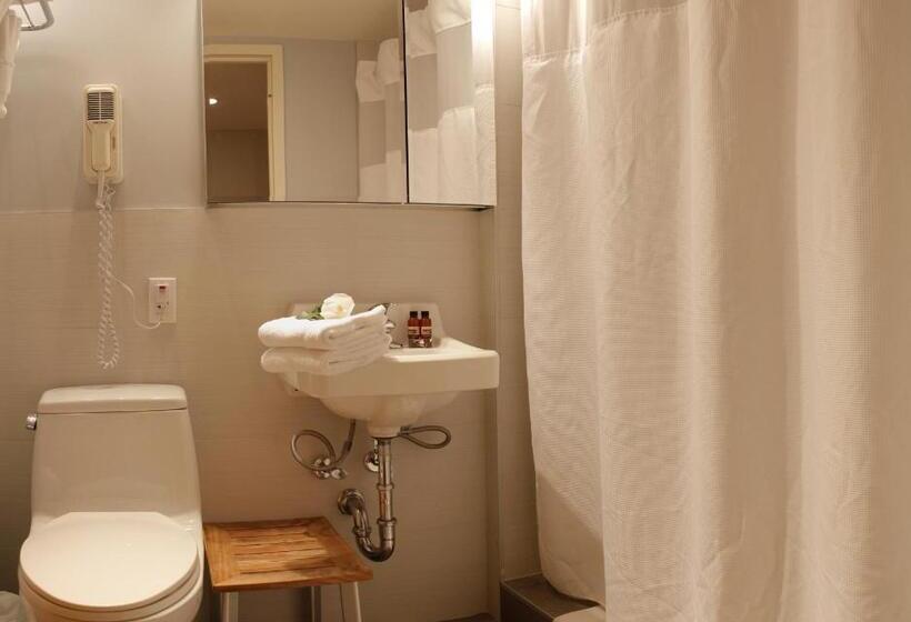 سوئیت با تخت بزرگ, Sanctuary Nyc Retreats