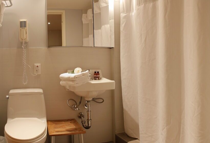 استودیوی استاندارد, Sanctuary Nyc Retreats