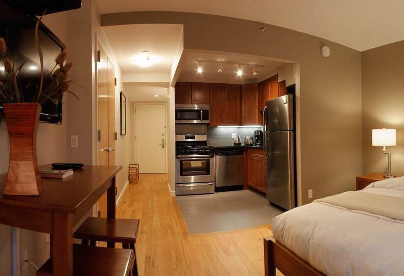استودیوی استاندارد, Sanctuary Nyc Retreats