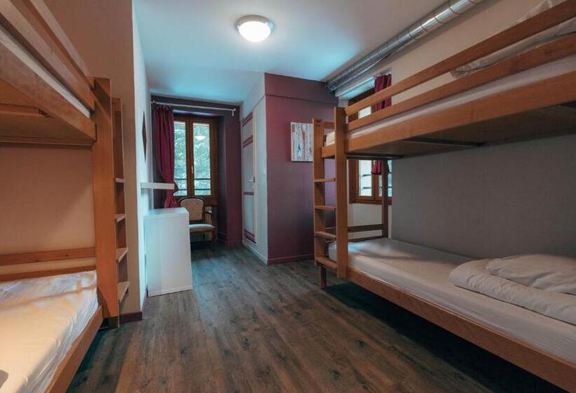 اتاق استاندارد چهار تخته, 1861 Chatel Hostel
