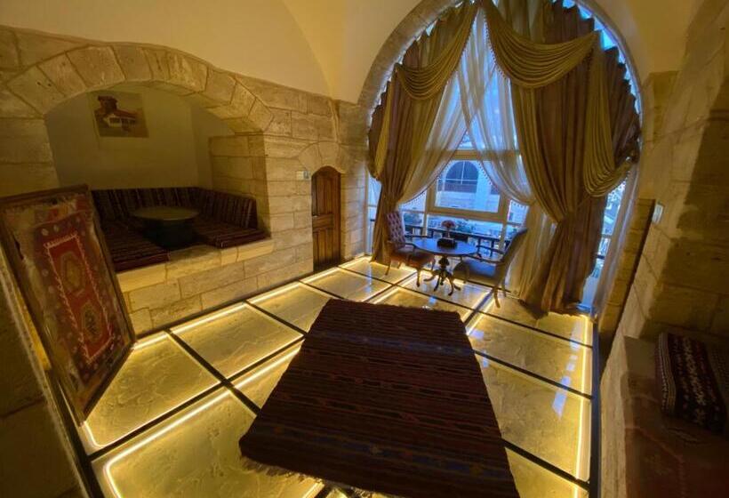 اتاق لوکس با تخت بزرگ, Behrampaşa Otel &cafe &restaurant