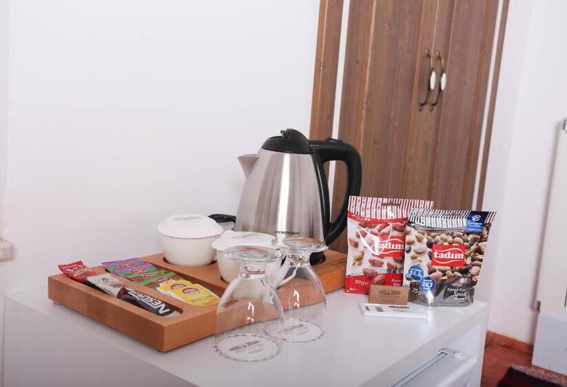 سوئیت جونیور با چشم‌انداز باغ, Behrampaşa Otel &cafe &restaurant