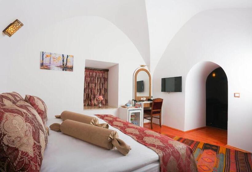 سوئیت جونیور با چشم‌انداز باغ, Behrampaşa Otel &cafe &restaurant