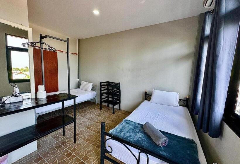 חדר סטנדרט, Eclipse Hostel And Bar