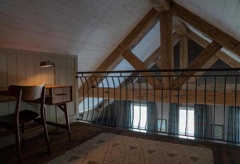 سوئیت با تخت بزرگ, Public House Lofts