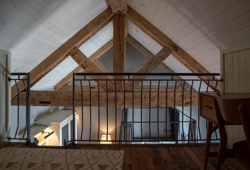 سوئیت با تخت بزرگ, Public House Lofts