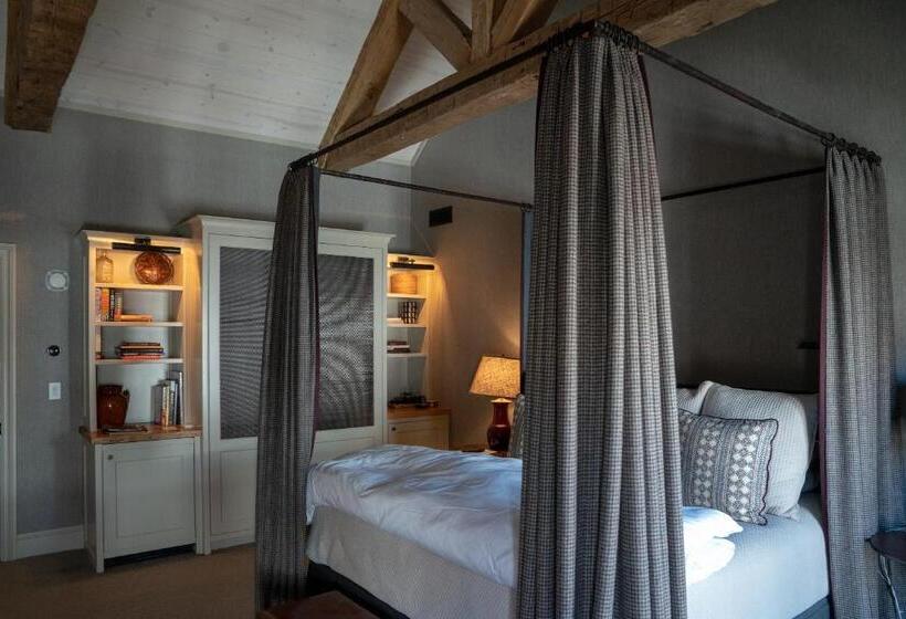 سوئیت با تخت بزرگ, Public House Lofts
