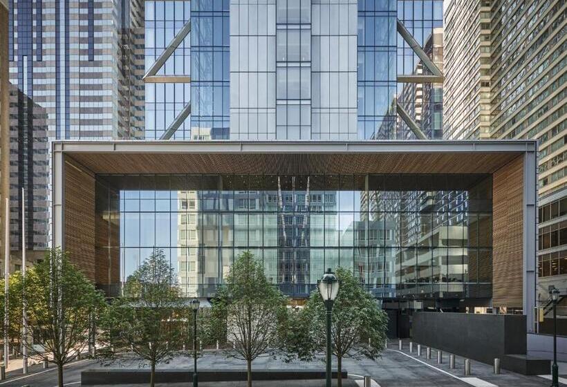 اتاق استاندارد با تخت بزرگ برای معلولان, Four Seasons Hotel Philadelphia At Comcast Center